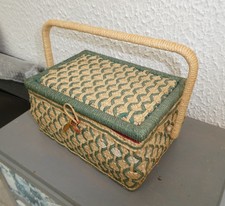 ANCIENNE BOITE A COUTURES EN OSIER. VINTAGE ANNEES 50/60