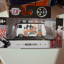 M2 Machines Auto-Thentics R99 ​​​​​1965 Ford Econoline Delivery Van  (NP49)