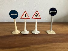 QUIRALU  COFALU lot de 4 panneaux routiers en très bon état