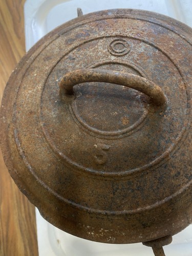 Ancienne petite marmite - petite, en