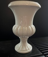 Vase Médicis en porcelaine