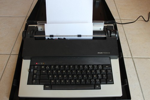 Machine écrire olivetti - à,