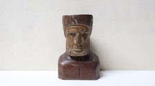 Ancien Tabac Briquet à essence buste d’homme en bois XXe siècle