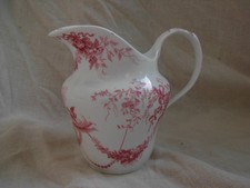 CREIL ET MONTEREAU, POT A LAIT EN PORCELAINE,ANGELOTS,EPOQUE FIN XIX.