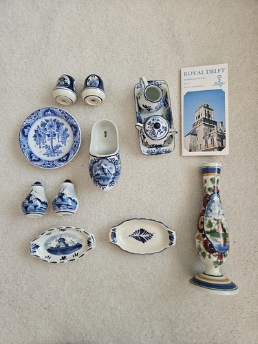 Delft blue hand - blue, painted