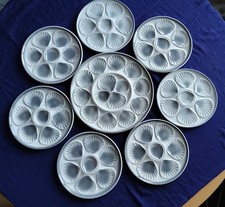 PLAT ET 7 ASSIETTES À