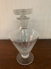 Carafe à vin à volutes gravées modèle Lisieux en cristal de Saint Louis