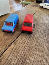 MAJORETTE LOT DE DEUX FOURGONS  239/234 ECH 1/65