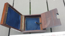 Ancien charmant coffret pour montre gousset en bois marqueté.