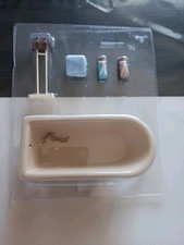 Baignoire miniature en plastique dure beige.13.50cm×6cm