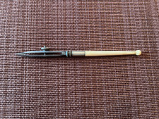 Ancien tire-ligne en acier