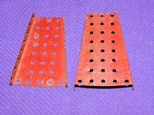 MECCANO PLAQUE  PERFOREE A SECTEUR A REBORDS ROUGE FONCÉ N° 54  