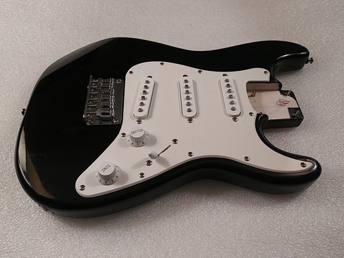 Mini squier fender - squier, by