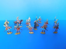 PLAT D'ETAIN / LE MOYEN AGE  /  RARE BOITE  DE 14 FIGURINES de la firme  KILIA