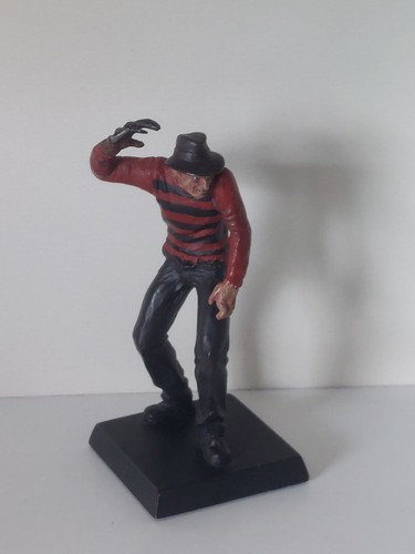 Figurine mignature freddy - ,
