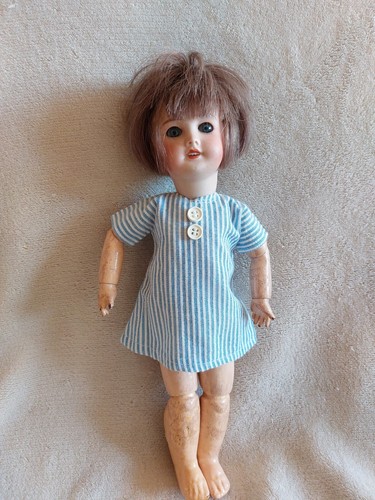 Pour poupee ancienne robe