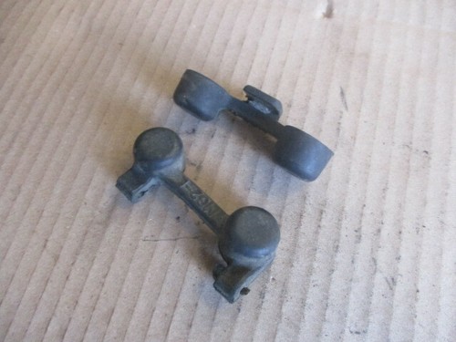 Caoutchoucs caches fixation - caoutchoucs,