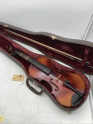 Vtg full size violin - full,