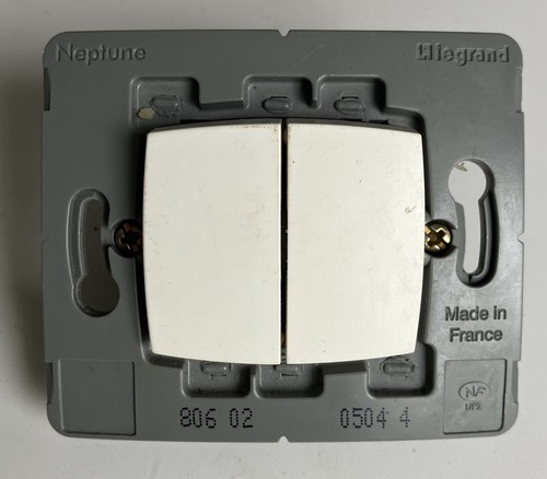 Legrand double vient - double, et