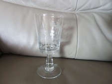 ancien vase en verre sur pied gravé de fleur