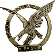 XI° Brigade Mécanisée, DROIT DESSUS, épingle à bascule, en argent