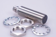 BALLUFF Capteur Inductif BES 516-325-G-E5-C-S49 10 30 Vdc