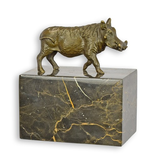 Une sculpture bronze - une,