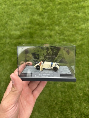 Miniature auto mercedes - auto, mercedes-benz