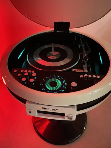 Weltron 2005 turntable - weltron,