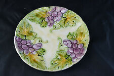 ANCIENNE ASSIETTE EN BARBOTINE DECOR RAISIN N°2