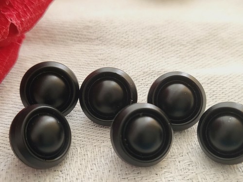 Lot petits boutons anciens - 6,