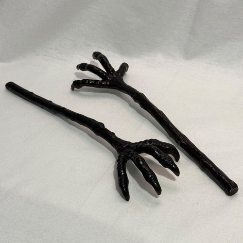 Halloween metal skeleton claw - skeleton,