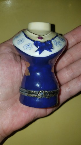 Rare vintage dark - dress, form