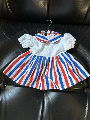 Ravissante robe pour poupée - ravissante,