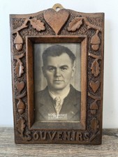 Ancien Cadre en Bois Souvenirs