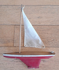 Petit voilier de bassin 31 cm