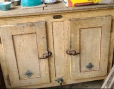 ancienne glaciere 1900 en bois