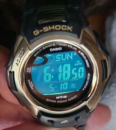 Montre solaire radiocommandée