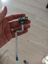 Fujitsu LifeBook AH512 Port