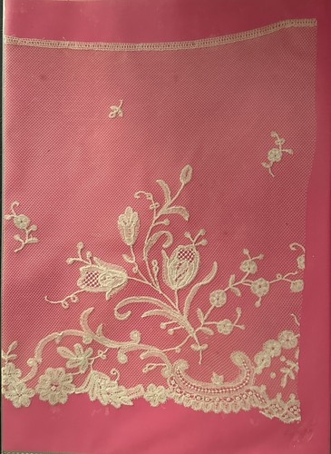 Dentelle ancienne sur carton - dentelle,