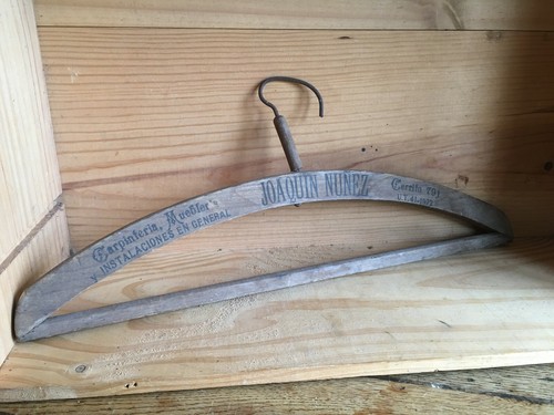 Ancien cintre bois - bois, joaquin