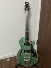 Téléviseur / guitare