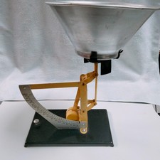 Ancienne balance de cuisine