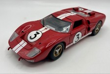 FORD GT 40 1969 au 1:18° - Universal Hobbies 3008 - TBE