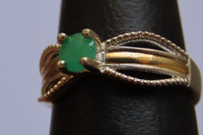 Bague avec émeraude naturelle