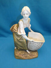 ROYAL DUX BOHEMIA IMPORTANT SUJET EN BISCUIT POLYCHROME BERGÈRE ET SON PANIER