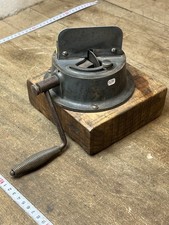 ancien outil pour ajuster la