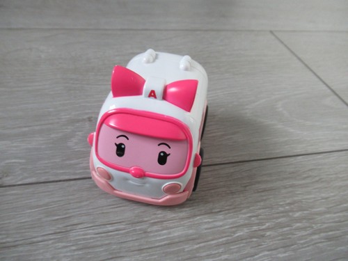 Petite voiture rose