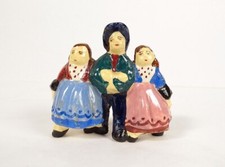 Trio personnages bretons enfants noce faïence Quimper Henriot Sévellec XXè