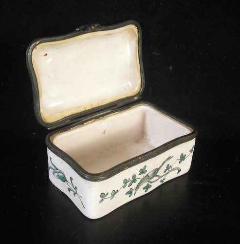 Petite boite bijoux en - à,